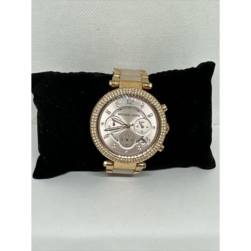 Michael Kors Parker MK5896 Women Rose Gold Analog Dial Quartz Wrist Watch NUL44